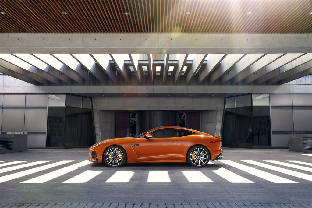 Jaguar F-Type SVR