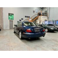 1999 Jaguar S-Type 4L V8 SE