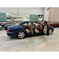 1999 Jaguar S-Type 4L V8 SE